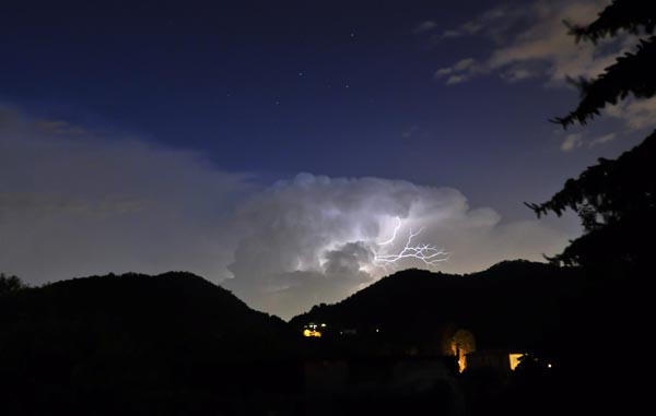 260-Orage-dans-les-collines