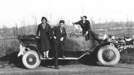 1933